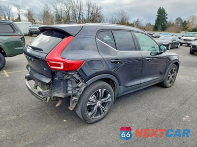 Trzecie zdjęcie samochodu z tyłu: 2021 VOLVO XC40 T5 INSCRIPTION VIN:YV4162ULXM2401436 - miniatura