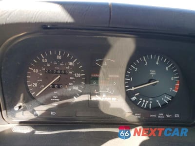 Zdjęcie 9 z 11 samochodu: 1986 BMW 3 SERIES VIN:WBADB7403D1047082 - miniatura