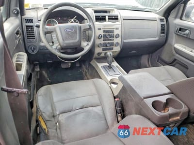 Zdjęcie 8 z 13 samochodu: 2011 FORD ESCAPE XLT VIN:1FMCU0D71BKA32080 - miniatura