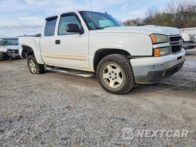 Czwarte zdjęcie samochodu z boku: 2006 CHEVROLET SILVERADO C1500 VIN:1GCEC19TX6Z293362 - miniatura
