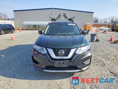 Piąte zdjęcie samochodu w środku: 2019 NISSAN ROGUE SV VIN:5N1AT2MT2KC719646 - miniatura