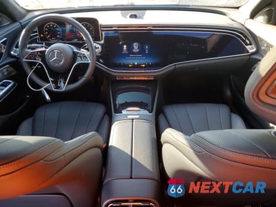 Zdjęcie 8 z 12 samochodu: 2024 MERCEDES-BENZ E 350 4MATIC VIN:W1KLF4HBXRA050197 - miniatura