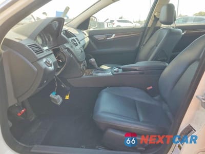 Zdjęcie 7 z 12 samochodu: 2008 MERCEDES-BENZ C 300 VIN:WDDGF54X98F090894 - miniatura