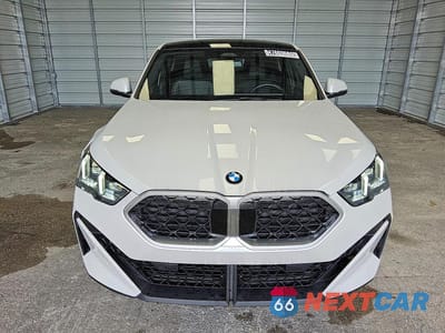 Piąte zdjęcie samochodu w środku: 2025 BMW X2 XDRIVE28I VIN:WBX63GM04S5371983 - miniatura