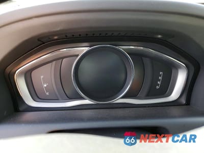 Zdjęcie 9 z 11 samochodu: 2017 VOLVO XC60 T6 DYNAMIC VIN:YV449MRR8H2030893 - miniatura