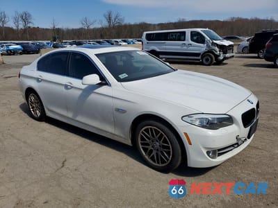 Czwarte zdjęcie samochodu z boku: 2013 BMW 528 XI VIN:WBAXH5C57DD108137 - miniatura