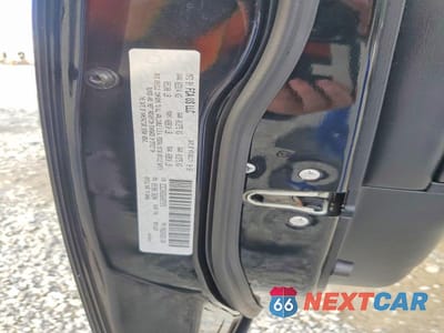 Zdjęcie 12 z 12 samochodu: 2016 CHRYSLER 300C VIN:2C3CCAEG5GH357975 - miniatura