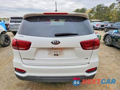 Zdjęcie 6 z 11 samochodu: 2019 KIA SORENTO LX V6 VIN:5XYPG4A51KG440320 - miniatura