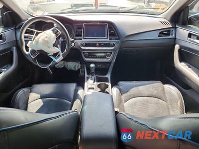 Zdjęcie 8 z 11 samochodu: 2019 HYUNDAI SONATA LIMITED 2.0T VIN:5NPE34AB6KH820366 - miniatura
