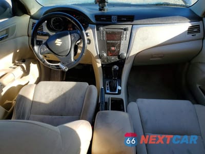 Zdjęcie 8 z 12 samochodu: 2010 SUZUKI KIZASHI SE VIN:JS2RF9A30A6100896 - miniatura
