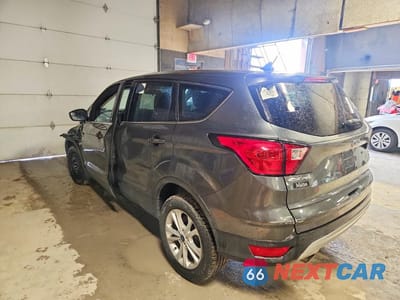 Drugie zdjęcie samochodu z przodu: 2019 FORD ESCAPE SE VIN:1FMCU0GD0KUA14580 - miniatura