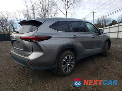 Trzecie zdjęcie samochodu z tyłu: 2026 TOYOTA HIGHLANDER XLE VIN:5TDKDRBH9TS602157 - miniatura