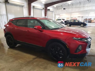 Czwarte zdjęcie samochodu z boku: 2022 CHEVROLET BLAZER RS VIN:3GNKBKRS7NS135101 - miniatura