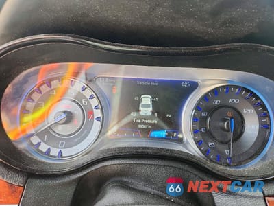 Zdjęcie 9 z 12 samochodu: 2014 CHRYSLER 300 VIN:2C3CCAAG8EH343569 - miniatura