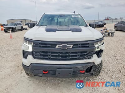 Piąte zdjęcie samochodu w środku: 2025 CHEVROLET SILVERADO K1500 LT TRAIL BOSS VIN:3GCUKFEL1SG154572 - miniatura