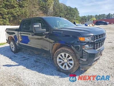 Czwarte zdjęcie samochodu z boku: 2019 CHEVROLET SILVERADO K1500 CUSTOM VIN:3GCUYBEFXKG700819 - miniatura