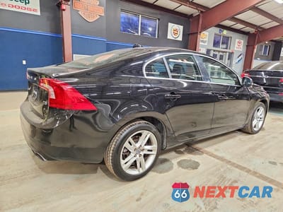 Trzecie zdjęcie samochodu z tyłu: 2015 VOLVO S60 PREMIER VIN:YV126MFK8F2364472 - miniatura