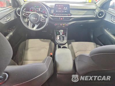 Zdjęcie 8 z 11 samochodu: 2024 KIA FORTE LXS VIN:3KPF24AD8RE733558 - miniatura
