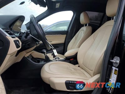 Zdjęcie 7 z 14 samochodu: 2017 BMW X1 VIN:WBXHT3C3XH5F71842 - miniatura