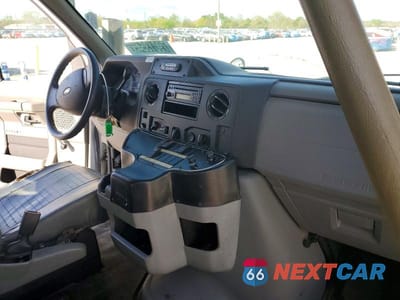 Piąte zdjęcie samochodu w środku: 2014 FORD ECONOLINE E350 SUPER DUTY CUTAWAY VAN VIN:1FDEE3FL0EDA13420 - miniatura