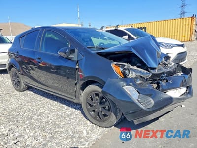 Czwarte zdjęcie samochodu z boku: 2016 TOYOTA PRIUS C PERSONA SPECIAL EDITION VIN:JTDKDTB35G1115591 - miniatura
