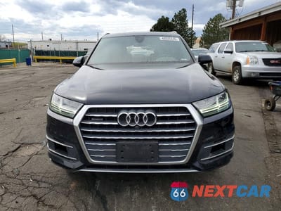 Piąte zdjęcie samochodu w środku: 2019 AUDI Q7 PREMIUM PLUS VIN:WA1LAAF74KD013876 - miniatura