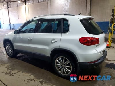 Drugie zdjęcie samochodu z przodu: 2016 VOLKSWAGEN TIGUAN S VIN:WVGBV7AX5GW576815 - miniatura