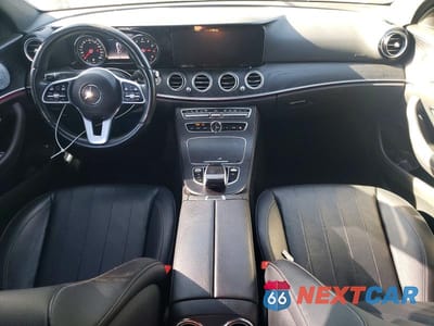 Zdjęcie 8 z 11 samochodu: 2019 MERCEDES-BENZ E 300 VIN:WDDZF4JB9KA580462 - miniatura