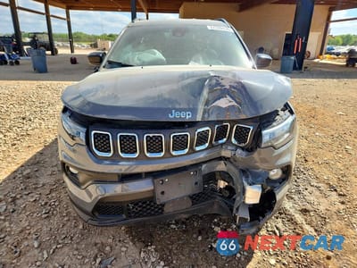 Piąte zdjęcie samochodu w środku: 2024 JEEP COMPASS LATITUDE VIN:3C4NJDBN7RT607127 - miniatura