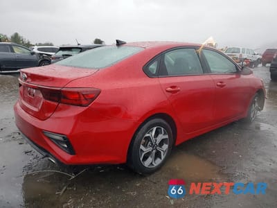 Trzecie zdjęcie samochodu z tyłu: 2021 KIA FORTE LXS VIN:3KPF24AD7ME303058 - miniatura