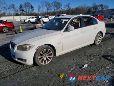 2011 BMW 328 I WBAPH7G58BNM54839 - główne zdjęcie licytacji z USA - miniatura