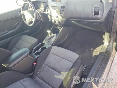 Zdjęcie 8 z 13 samochodu: 2016 KIA FORTE KOUP EX VIN:KNAFX6A89G5584695 - miniatura