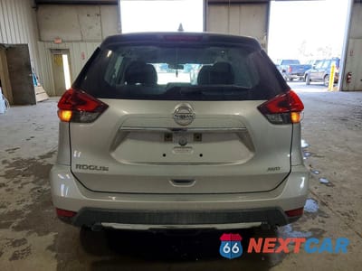 Zdjęcie 6 z 12 samochodu: 2018 NISSAN ROGUE S VIN:KNMAT2MV1JP580283 - miniatura