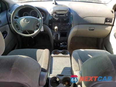 Zdjęcie 8 z 12 samochodu: 2004 TOYOTA SIENNA LE 8 PASSENGER VIN:5TDZA23C34S205434 - miniatura