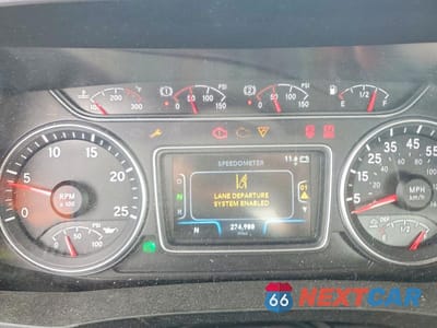 Zdjęcie 8 z 10 samochodu: 2019 INTERNATIONAL LT625 SEMI TRUCK VIN:3HSDZTZR0KN134888 - miniatura