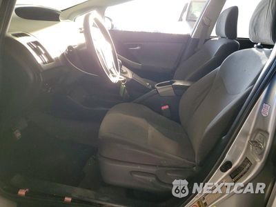 Zdjęcie 7 z 11 samochodu: 2013 TOYOTA PRIUS TWO VIN:JTDKN3DU2D0351345 - miniatura