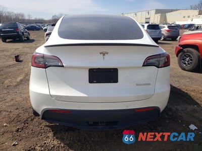 Zdjęcie 6 z 11 samochodu: 2022 TESLA MODEL Y VIN:7SAYGDEF4NF452435 - miniatura