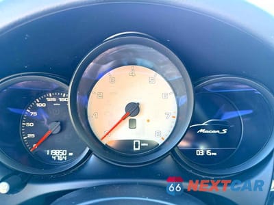 Zdjęcie 8 z 10 samochodu: 2016 PORSCHE MACAN S VIN:WP1AB2A52GLB56455 - miniatura