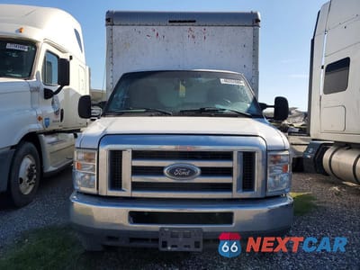 Piąte zdjęcie samochodu w środku: 2019 FORD E350 BOX TRUCK VIN:1FDWE3F64KDC58845 - miniatura