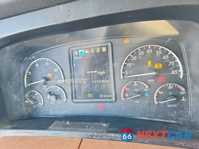 Zdjęcie 8 z 10 samochodu: 2022 FREIGHTLINER CASCADIA 126 SEMI TRUCK VIN:3AKJHHDR5NSNB4638 - miniatura
