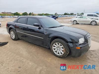 Czwarte zdjęcie samochodu z boku: 2008 CHRYSLER 300 LX VIN:2C3KA43R28H179886 - miniatura