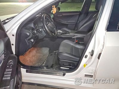 Zdjęcie 7 z 14 samochodu: 2023 LEXUS IS 300 BASE VIN:JTHD81F25P5051417 - miniatura