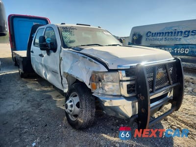 Czwarte zdjęcie samochodu z boku: 2014 CHEVROLET SILVERADO FLATBED TRUCK VIN:1GB4KZC81EF143355 - miniatura