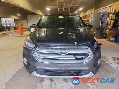 Piąte zdjęcie samochodu w środku: 2019 FORD ESCAPE SE VIN:1FMCU0GD0KUA14580 - miniatura