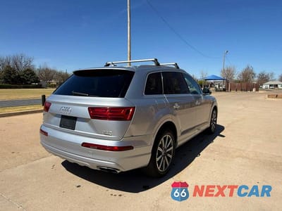 Czwarte zdjęcie samochodu z boku: 2018 AUDI Q7 PREMIUM PLUS VIN:WA1LAAF72JD046552 - miniatura