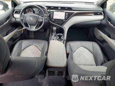 Zdjęcie 8 z 12 samochodu: 2018 TOYOTA CAMRY XLE VIN:4T1B11HK8JU034095 - miniatura