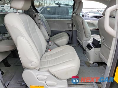 Zdjęcie 11 z 13 samochodu: 2013 TOYOTA SIENNA VIN:5TDYK3DC1DS290447 - miniatura