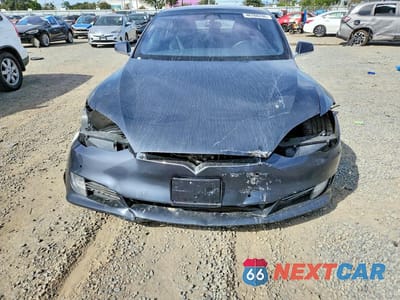 Piąte zdjęcie samochodu w środku: 2018 TESLA MODEL S VIN:5YJSA1E23JF261860 - miniatura