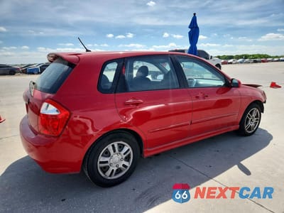 Trzecie zdjęcie samochodu z tyłu: 2008 KIA SPECTRA SPECTRA5 SX VIN:KNAFE161285013622 - miniatura