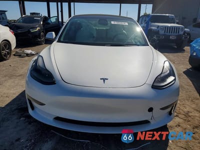 Piąte zdjęcie samochodu w środku: 2023 TESLA MODEL 3 VIN:5YJ3E1EA9PF398200 - miniatura